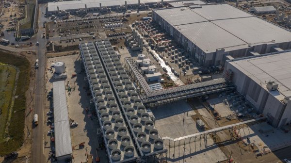 Екологичната цена на AI: Въглероден диоксид колкото Ню Йорк, огромно потребление на вода