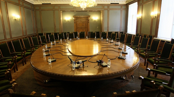 Скандал в парламента: Извънредното заседание на комисията по бюджет се провали