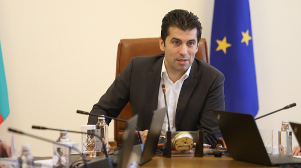 Петков обсъжда с министрите доклад на Константинова за бежанците