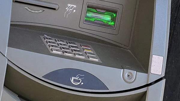 В очакване на еврото: Депозитите на банкомат са скочили с 85% през декември