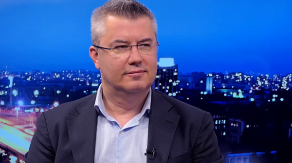Политологът Влaдимир Владимиров: Трябва много да внимаваме, когато някой в Северна Македония се нарече българин
