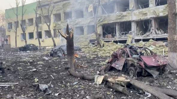 27-ми ден на войната: Край на комендатския час в Киев. Мощни бомби в Мариупол