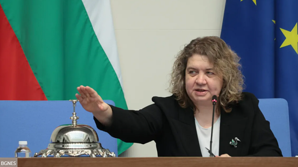 Киселова си тръгна, Назарян пое поста