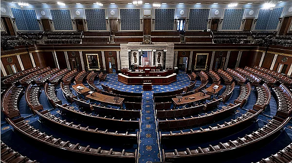 Сенатът на САЩ одобри бюджет до септември, запази помощта за Украйна и НАТО