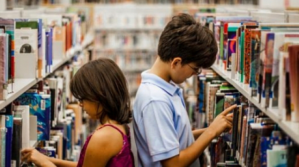 Близо 100 училища ще получат средства за библиотеки и кътове за четене