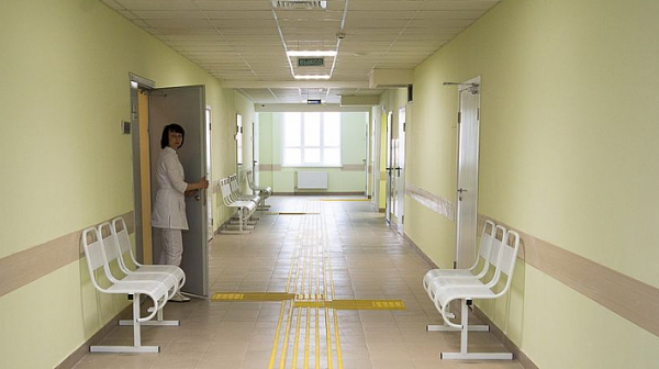 Спират плановия прием във всички болници в София