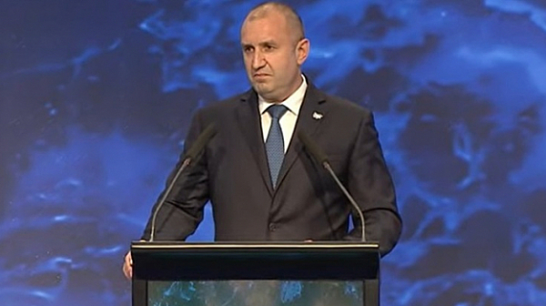Радев разговаря с президента на Азербайджан