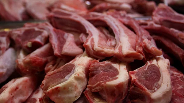 Унищожиха над 7 тона негодно за консумация месо от кланица в Търговишко