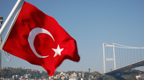 Турция въвежда комендантски час от днес до понеделник