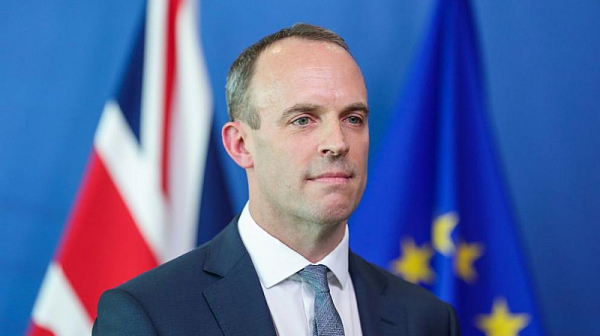 Британският външен министър: Заставаме зад България
