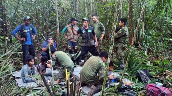 Чудо! Откриха 4 деца живи в джунглата повече от месец след самолетна катастрофа