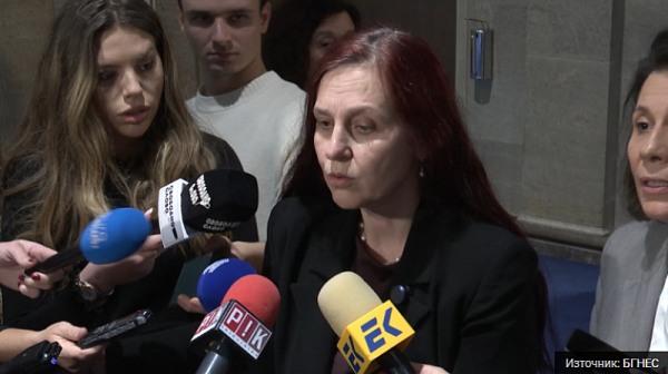 „Г-н Митов, защо позволихте това?“: Майка на пострадал протестиращ обвинява полицията