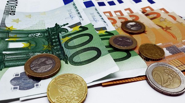 Евро и данъци, какво се променя?