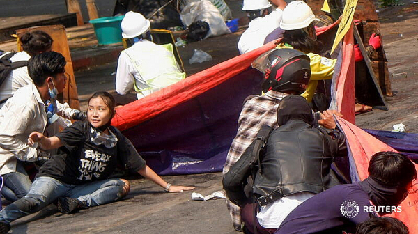 След най-кървавият ден за Мианмар - протестите продължават