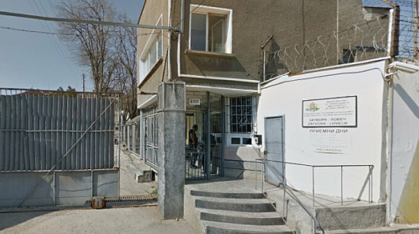 40 полицаи издирвали двамата затворници-бегълци в Ловеч, надзирател пропаднал в шахта