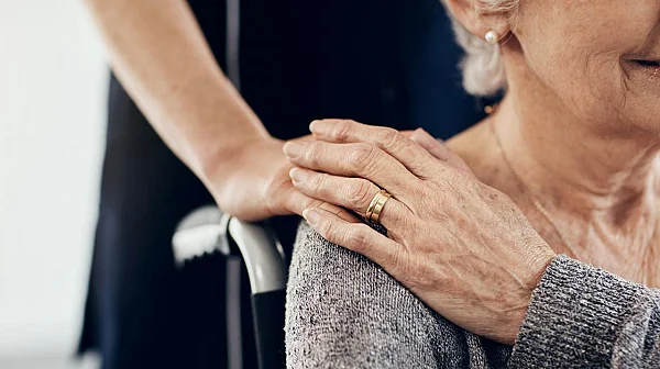 Парите за лични асистенти заместват работната заплата