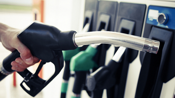 25 стотинки отстъпка на литър гориво е в сила