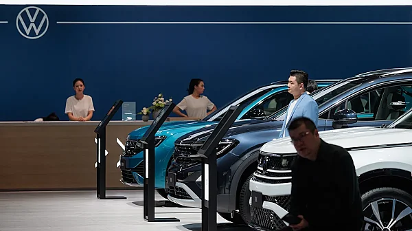 „Употребявани“, но с нулев пробег: Китай зарежда Русия със западни автомобили