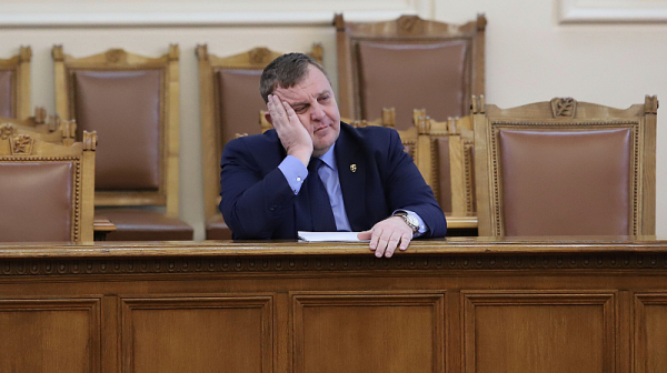 Въпреки решението на ВАС Каракачанов нямало да спре да казва истината