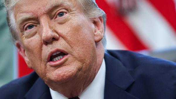 Тръмп иска за постоянно да спре миграцията от страни от 