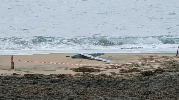 Морето изхвърли нов дрон, военни го премахват
