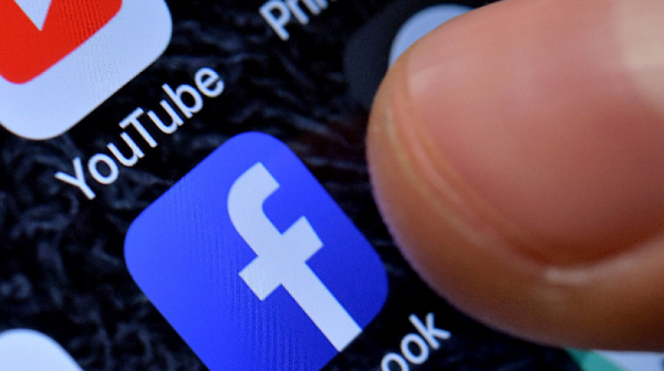 Русия забранява частично достъпа до Facebook