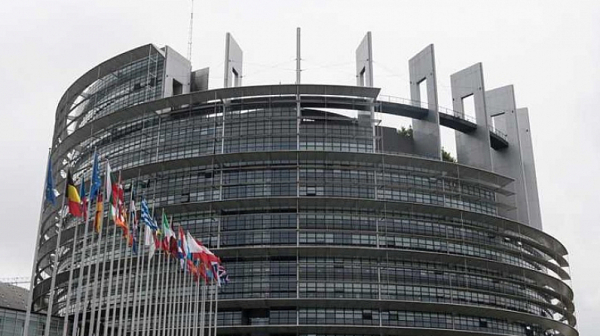 Европейският парламент гласува пакет от нови закони за миграцията и убежището
