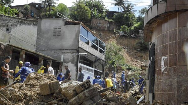 84 са вече жертвите на проливните дъждове в Бразилия
