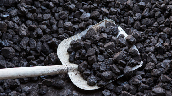 ЕК препоръчва: България да ускори зелената енергия и да спре субсидиите за въглища