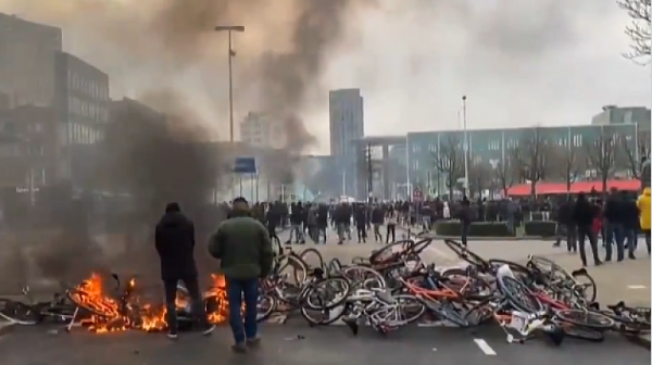 Над 100 души са били арестувани след протестите срещу COVID мерките в Нидерландия