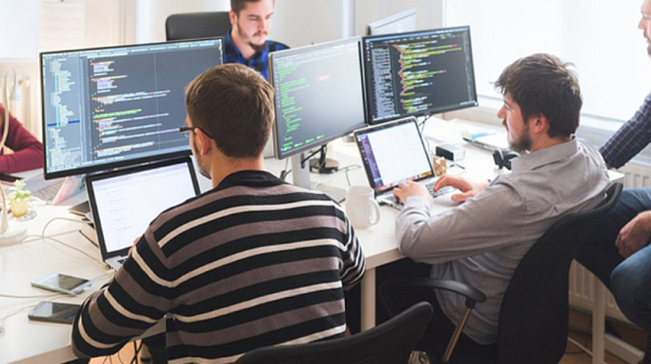 AI не помага, а забавя работата на някои софтуерни разработчици