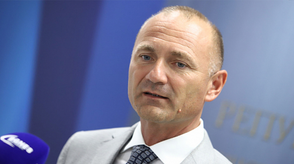 Министър Христов: Опитите за подновяване на преговорите с „Газпром“ продължават