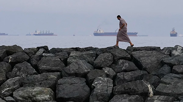 САЩ атакуват обсадата на Ормуз с „проникващи“ бомби