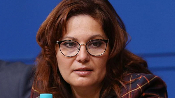 Министър Сербезова: Ваксинацията трябва да е доброволна