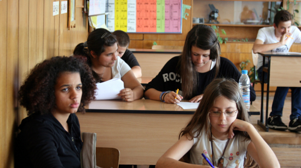 Вместо учител, аудиозапис ще чете диктовката на матурата за 4-ти клас по български