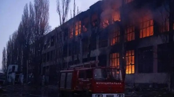 Руски удари в Одеса убиха жена и изпратиха децата ѝ в болница