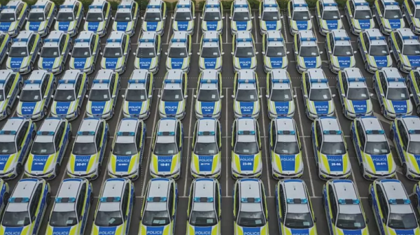 МВР харчи милиони за джипове и мотори – средствата от глобите на шофьорите