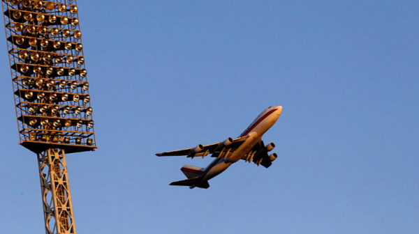 Омикрон отмени хиляди граждански полети по целия свят