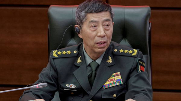 Отстраниха от длъжност китайския министър на отбраната