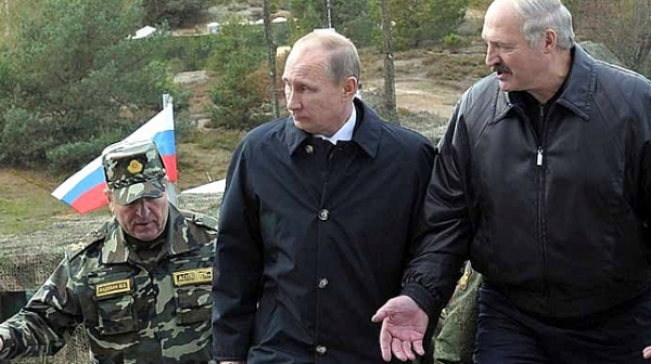 Лукашенко тръби пред военни: Западът се готви да нападне Русия