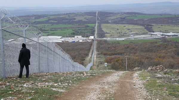 Канцлерът на Австрия: На България ѝ трябва ограда
