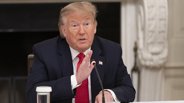 Какво направи Би Би Си, за да ядоса Доналд Тръмп? И какво каза той за оставките