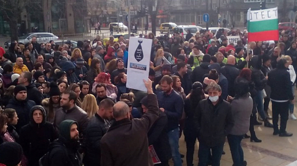 И Варна е на протест-2020 замириса на 2013