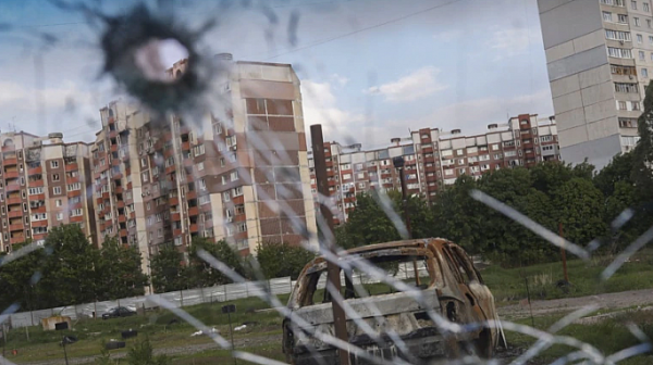 Руска управляема бомба порази жилищен блок в гр. Харков. Най-малко 28 души, сред които и деца са ранени