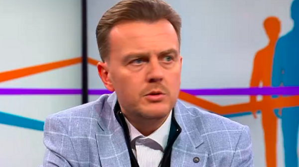 Икономистът Петър Ганев: 7 години на демократичен път към еврото, последното предложение на Радев е популизъм