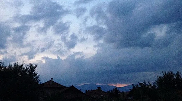 Облачно и ветровито време, застудяване и сняг към четвъртък