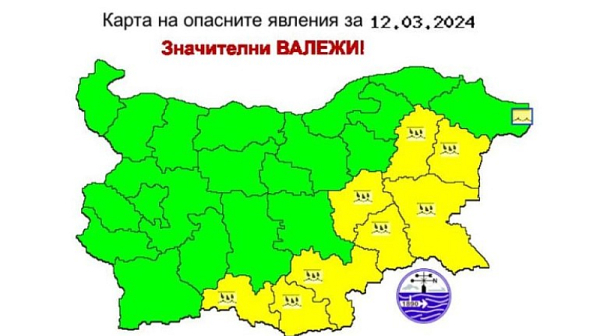 Обявиха жълт код за валежи в 8 области на страната