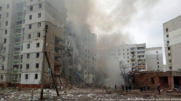 Пореден ракетен обстрел по Киев, докато Гутериш разговаря със Зеленски. Десетки са ранени