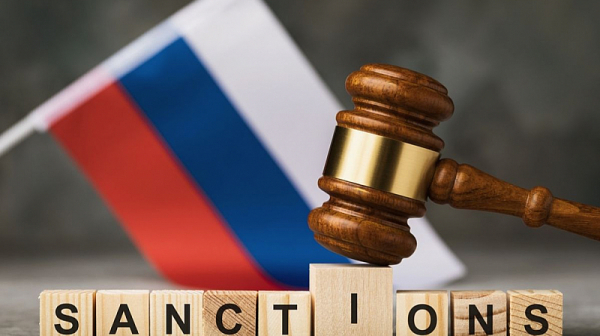 Украйна налага санкции на 3600 руснаци, сред които и децата на Путин