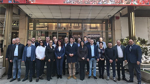 БСП подреди листите за изборите, трус след спора за ветото върху Изборния кодекс